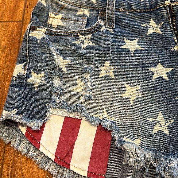 NWOT Stars and Stripes Jean shorts - Picture 2 of 4